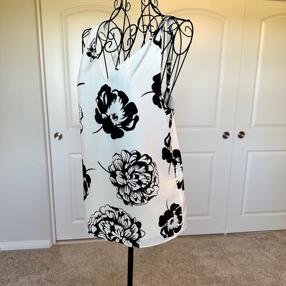 Banana Republic Tank Top - NWOT - Picture 5 of 7